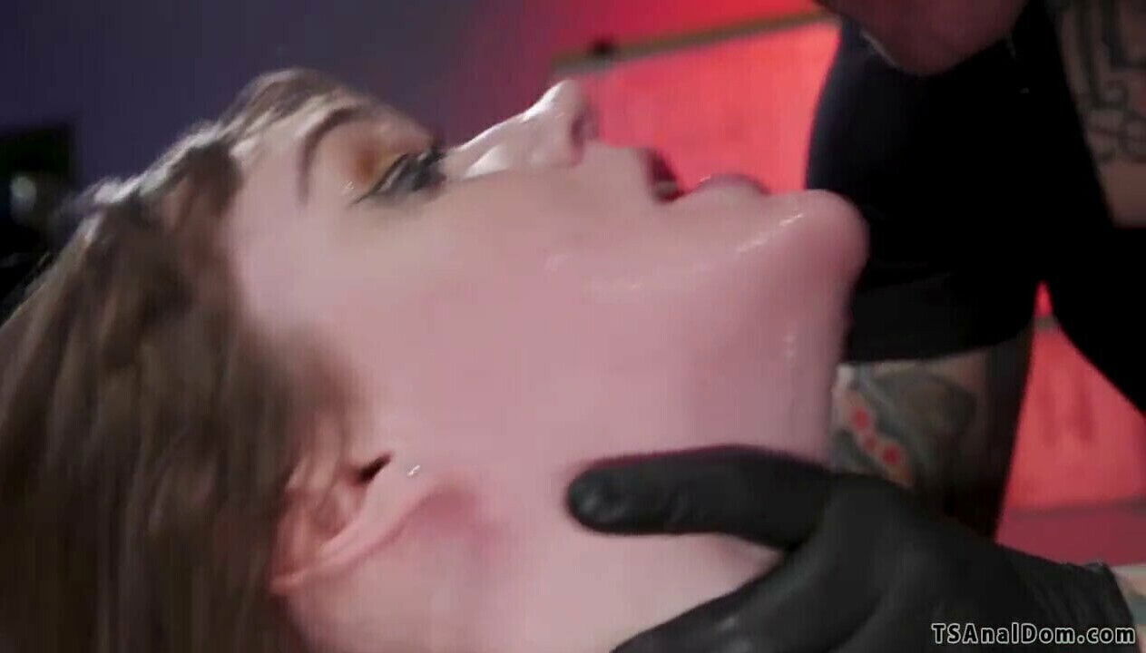 claire tattooed fucks submissive