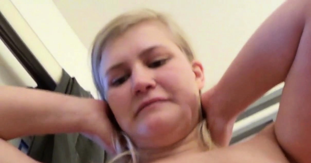 Sugary Roxy Lovette seems slut with such blowjob