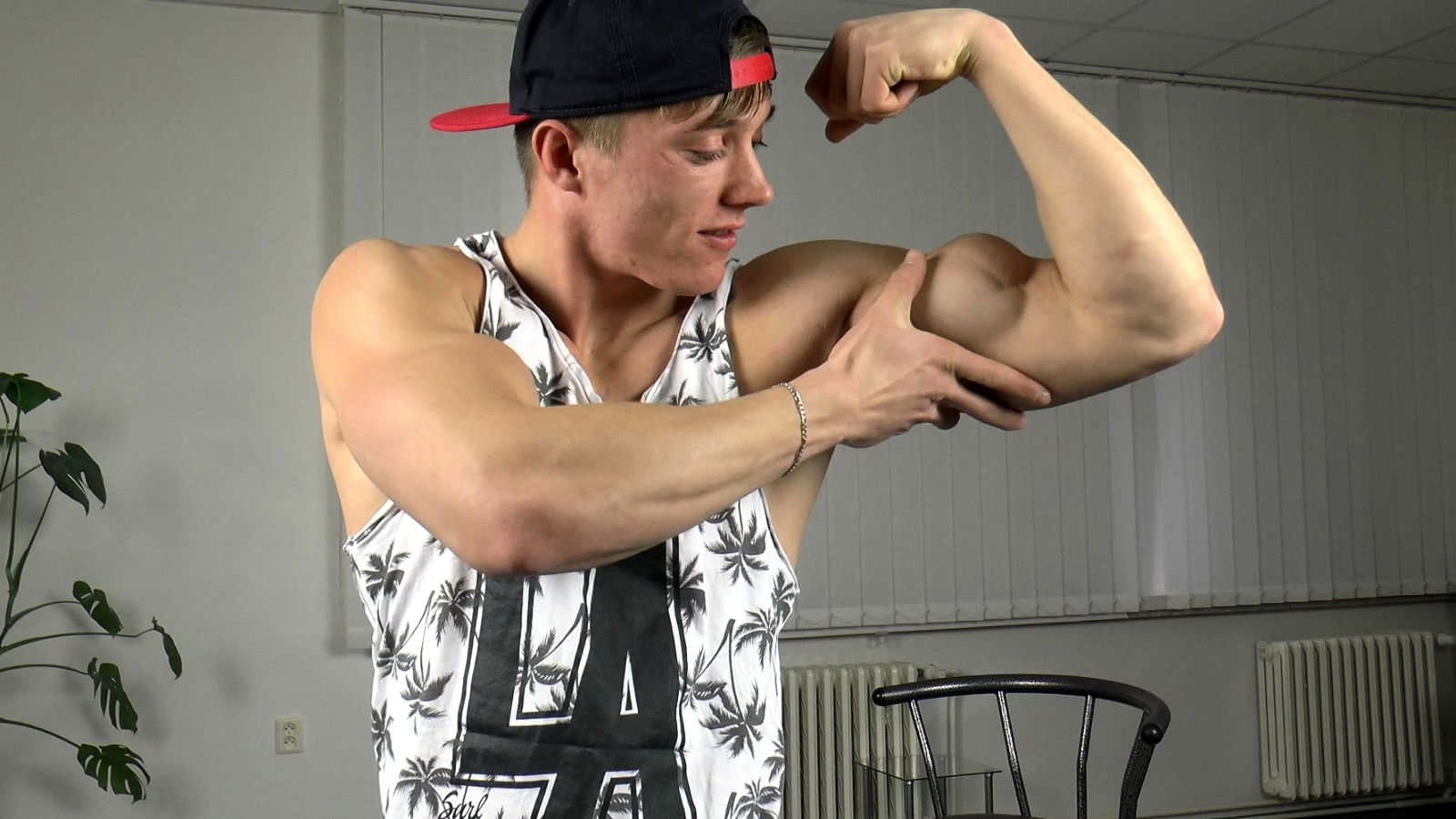 Larry McCormick Felxing Handjob