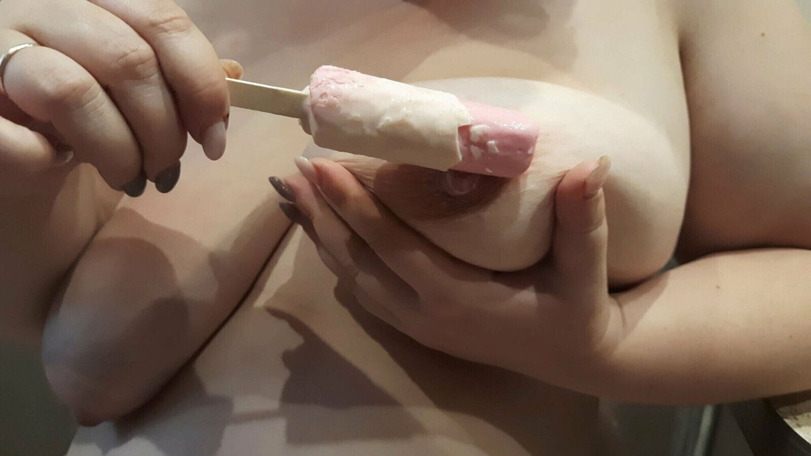 Curvy housewife enjoys cream