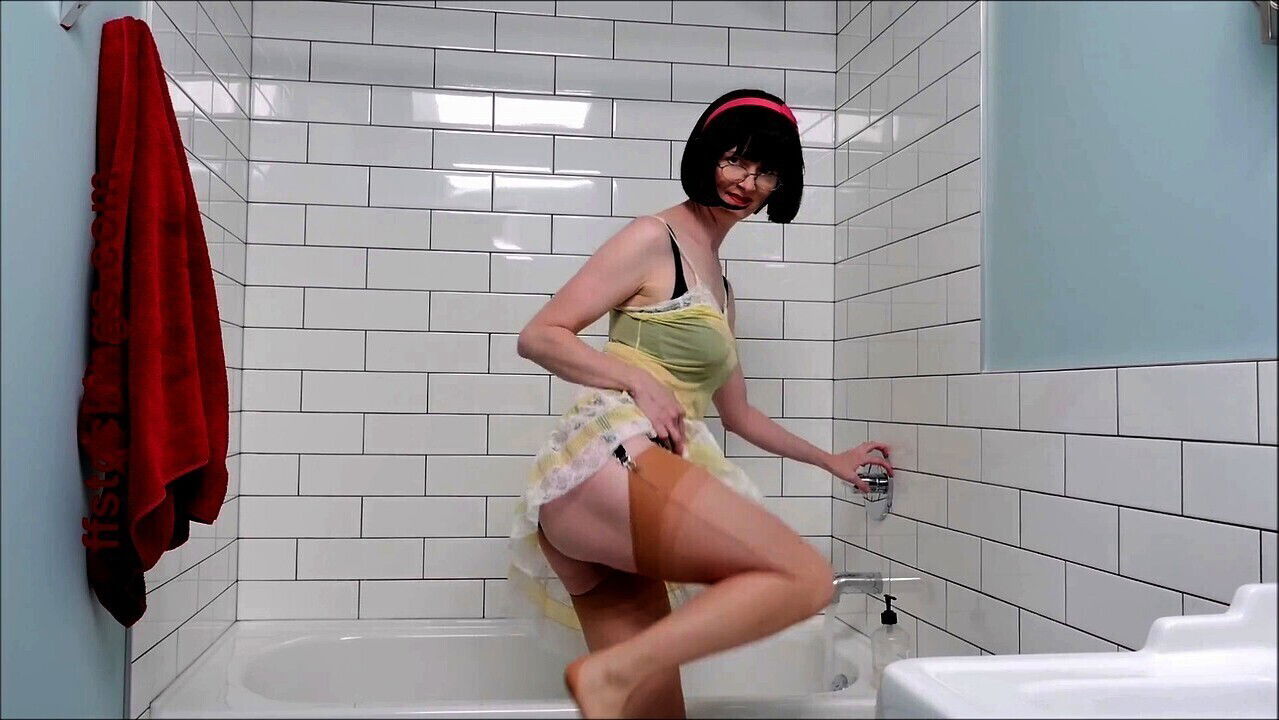 Bathroom mature, panty, mature panties