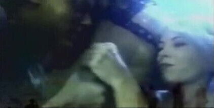 Underwater Love screensaver (gato)