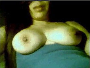 chichona rica masturbandose por webcam msn