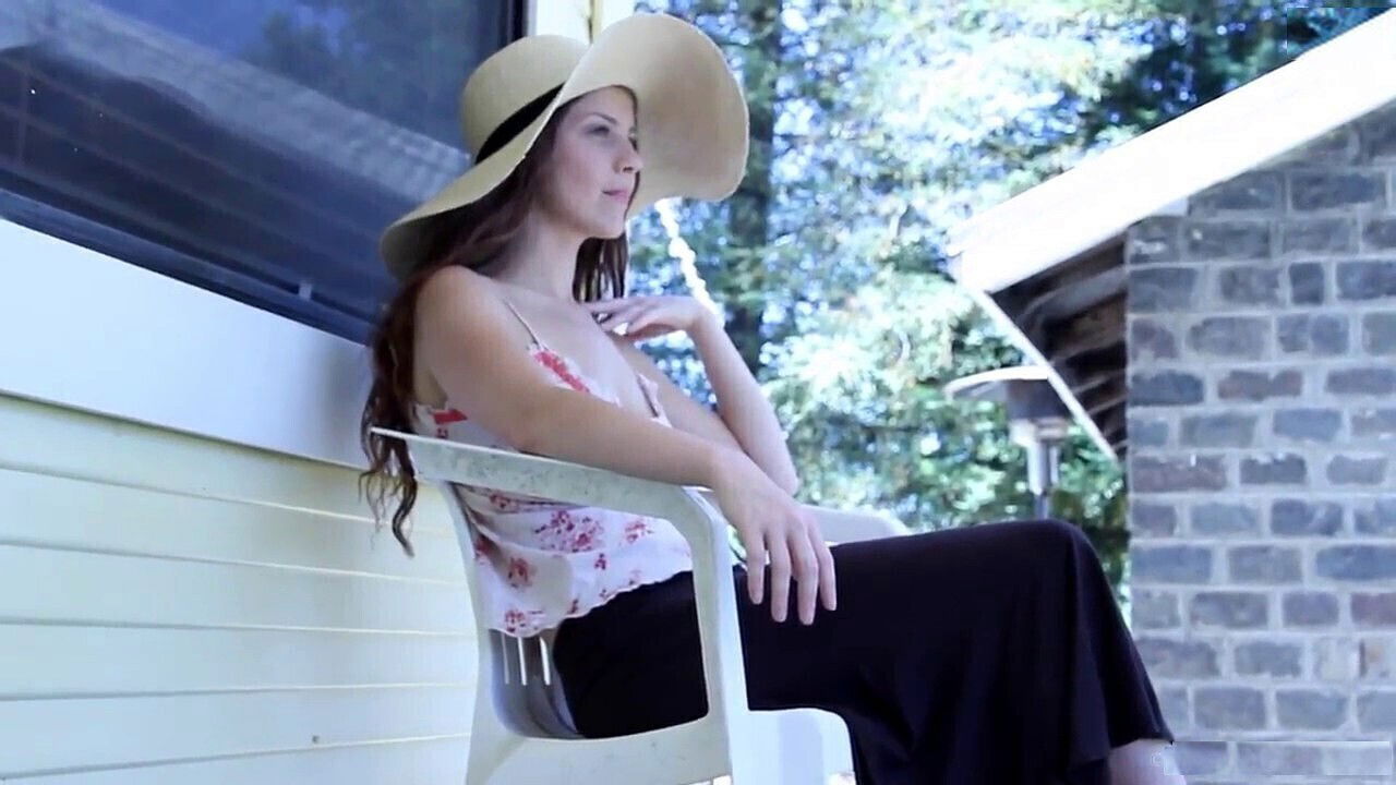 Tle, avri norwood, nude dinner