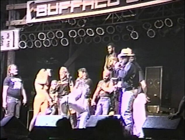 Sexy biker bitches shows toned bodies