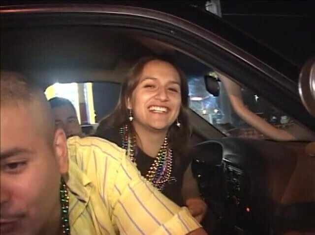 Latina girls show their public