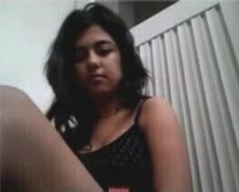 hot Arabian girl show her amazing body and play on cam