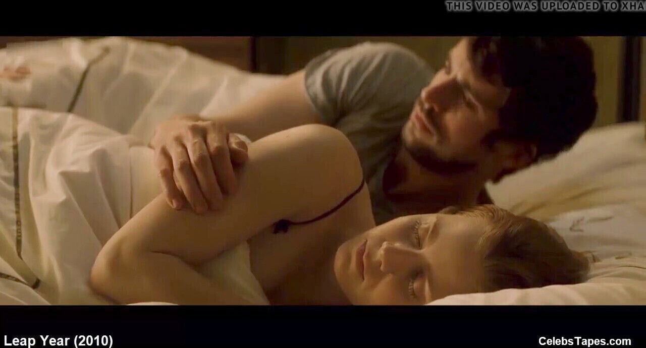 Pregnant, pregnant celebrity,