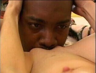 Big ass girl deep throat a black guy on the floor 