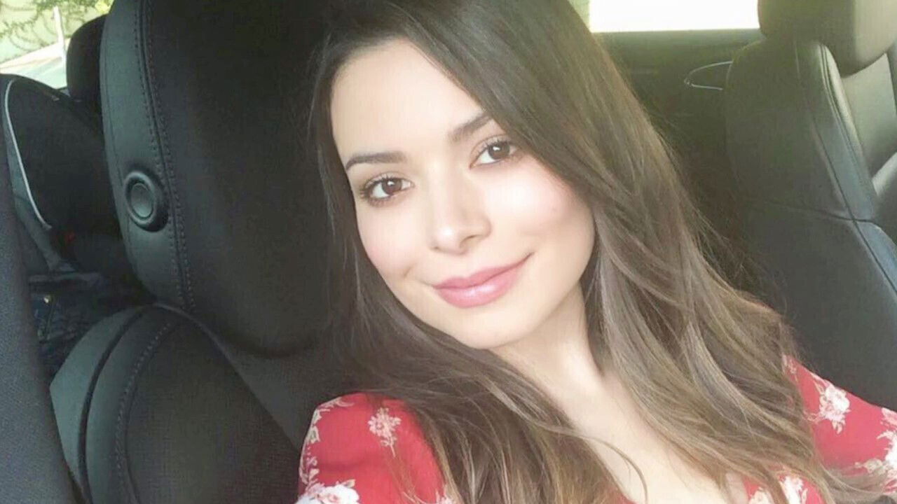 Celebrities, celebrity miranda cosgrove, celebrities jerk challenge
