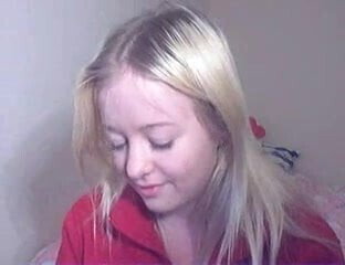 kirsten in chat and playing