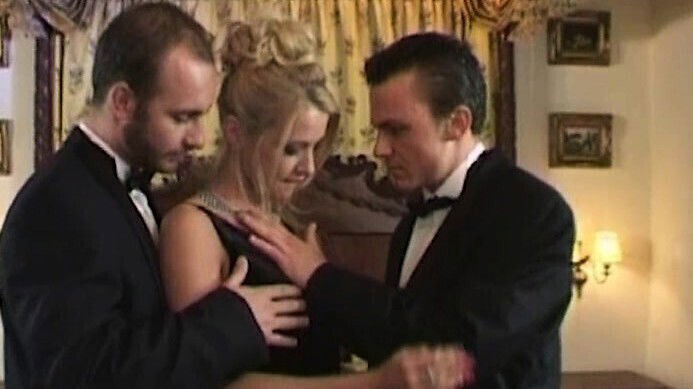 Natali Diangelo blowjob threesome