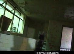 Oyeloca Small latina teen Arelis Lopez shaved pussy