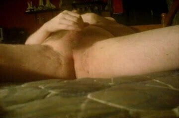 bed time jacking off and haveing fun 