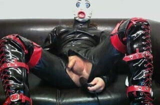 Der Latexsklave - Ass 2 Mouth Deep Throat 