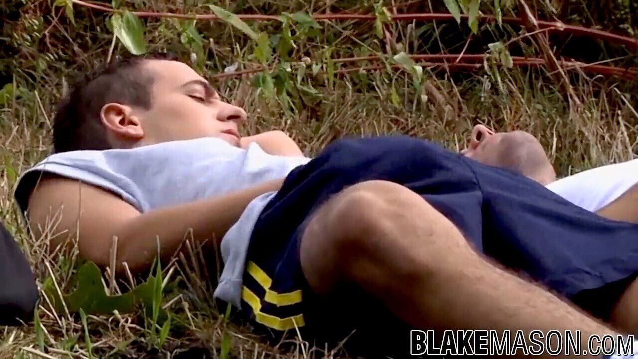 Zilv rourkes first outdoor, chained gay, amateur