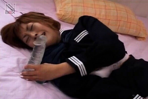 Sayaka Hagiwara sucks dildos uses them peach