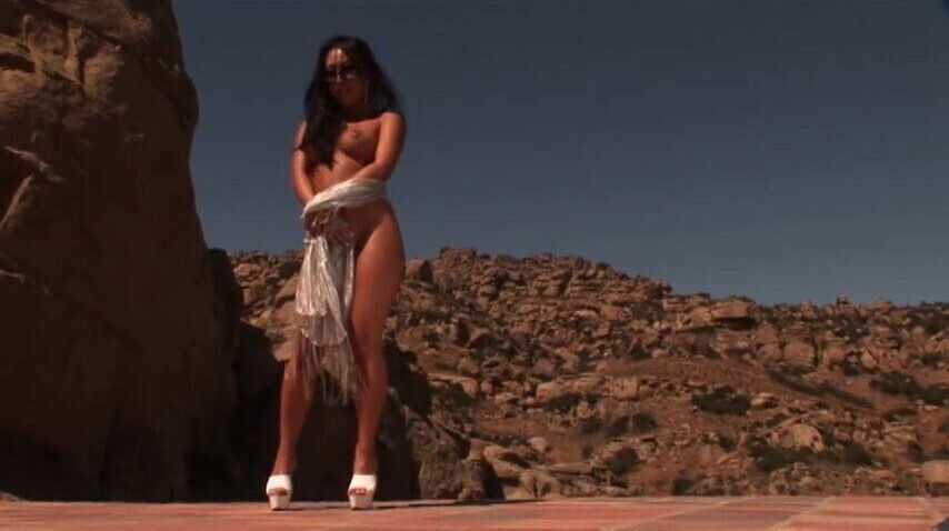 Naked Pinay beauty's bronze skin glows in the desert sun