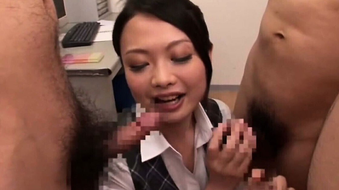 Nachi Kurosawa Jacks Three Guys With Jugs