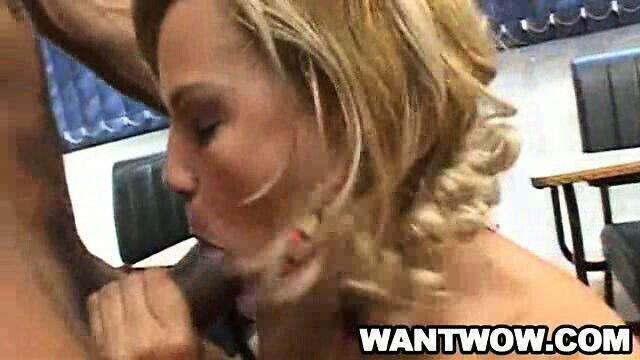 Horny Latina Julia Brandao sucking teacher's hard