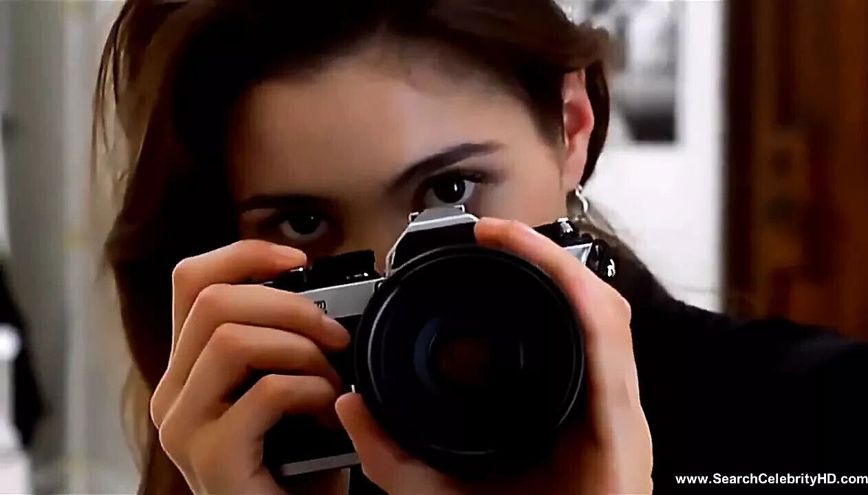 Alyssa Milano - Embrace of the Vampire - Photo Shoot Only