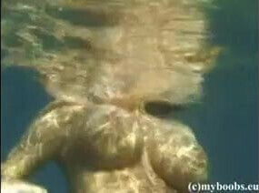 Aneta Buena Kora under water