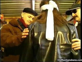 Blindfolded fuck workshop