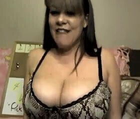 RebeccaLovexxx show tits cam redtu be