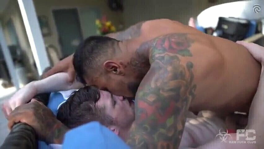 Ohne Condom Pool gefickt