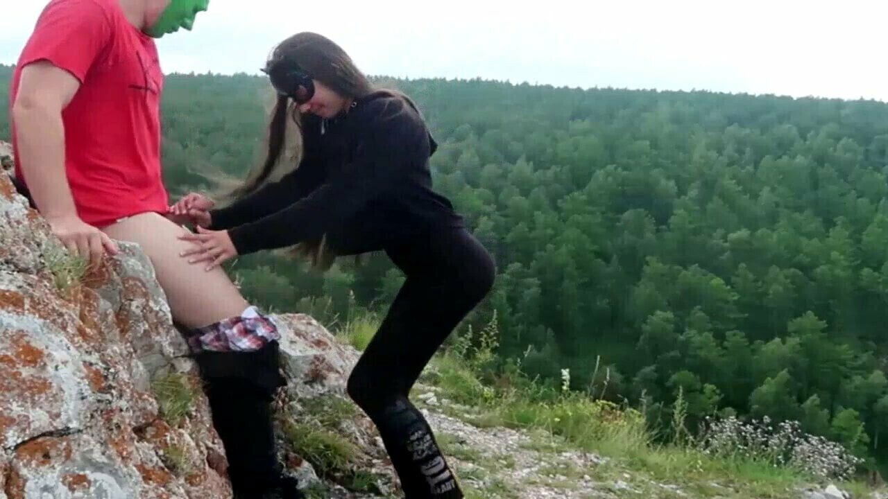 ITALIAN 18YO RAGAZZA CAZZO POMPINO PUBBLICO