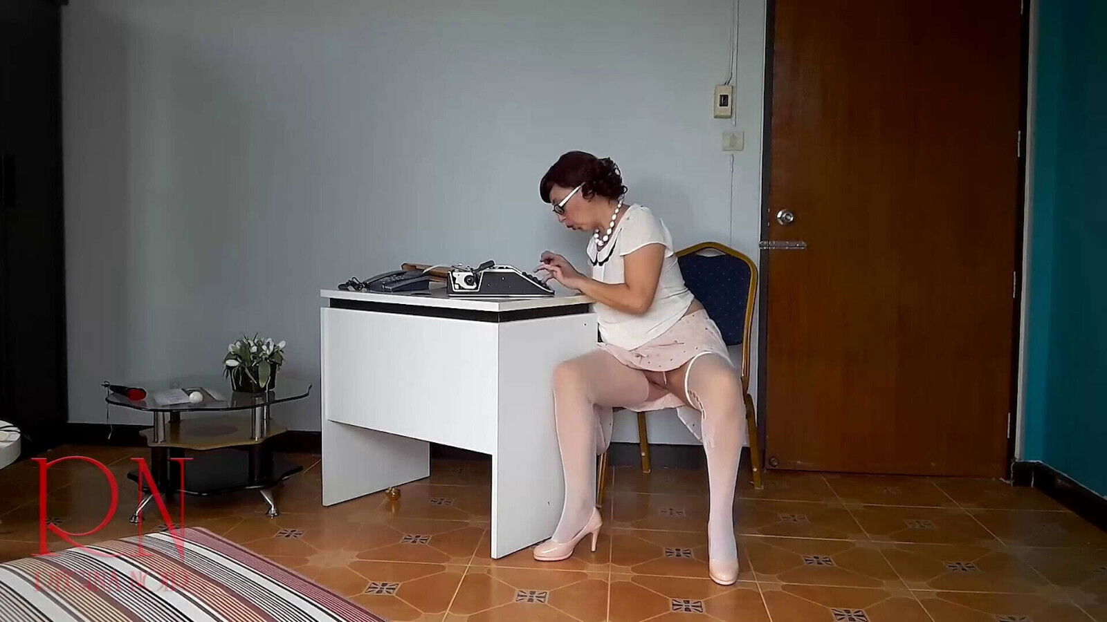 SeXretary secretary Naked office milf