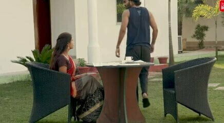 Tadapti Anjali chudai uske ghar