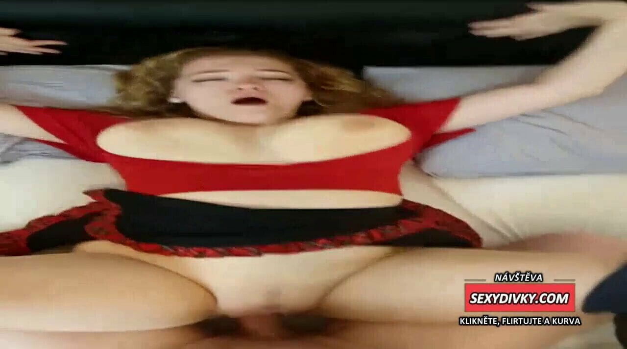 VELKA PRSA TLUSTA DIVKA PRDELI TVRDE