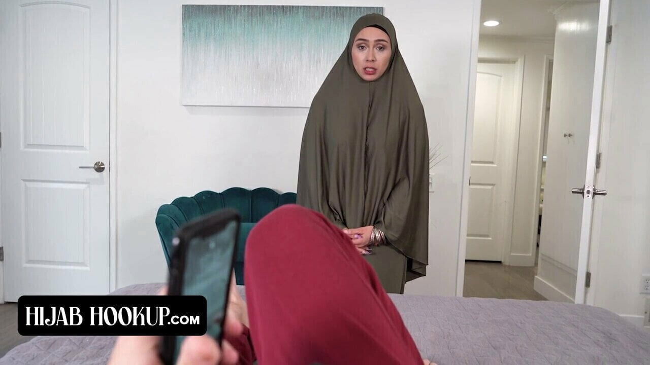 Horny Stepson Teaches Middle Eastern Stepmom Hall