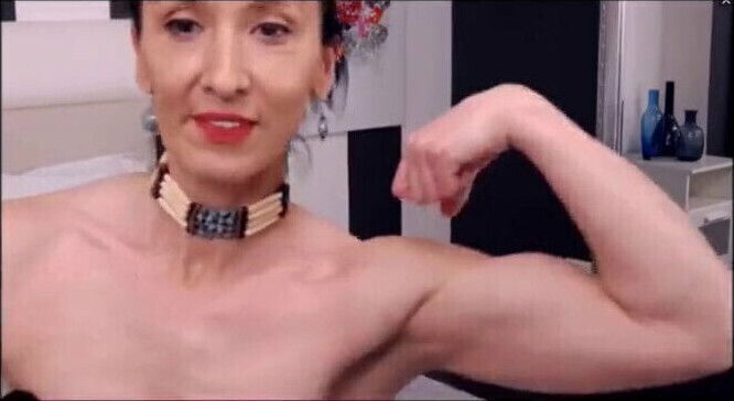 Mature Webcam Muscles