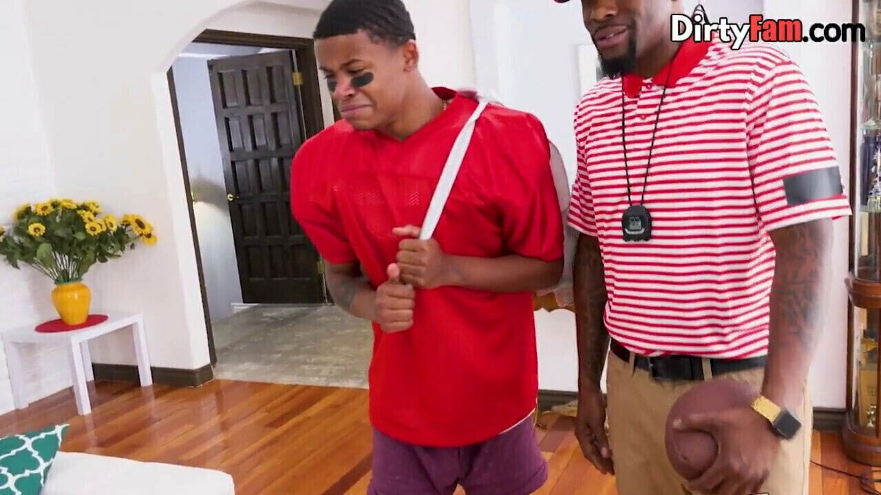 Ebony sister gets fucked threesome