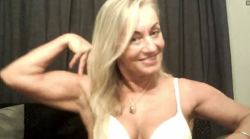 Mature Webcam Flexing