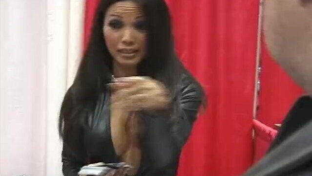 Hollywood Girls Going Crazy Scene