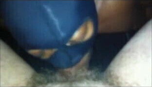 White top feeds black slave