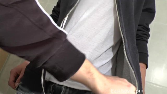 Twink Gets Handjob Bath