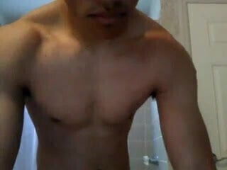 Taylor Lautner look like