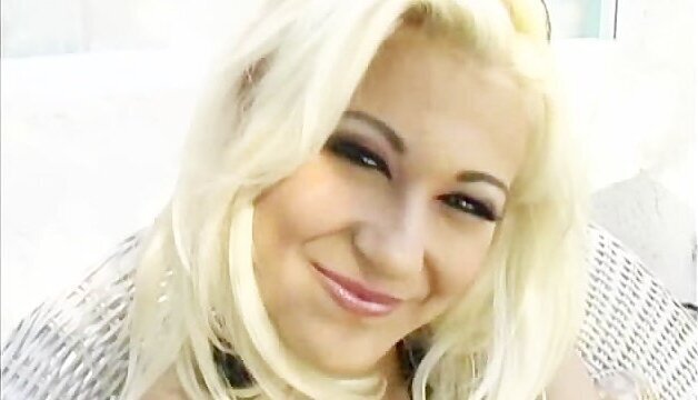 Mary Carey Gets Carried Away, Scene