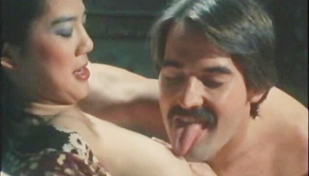 Oriental Madam, Scene