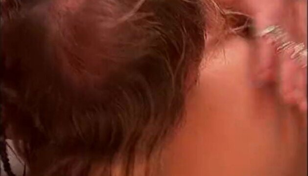 Tremendous Butt Babes, Scene