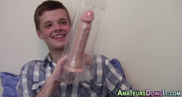 Twink amateur jizzes