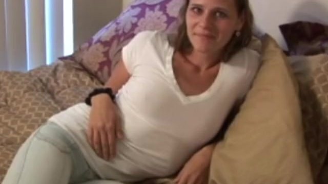 Amateur retro cockriding before cumshot