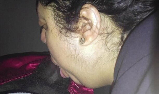 Dick sucking pro doing her job really well