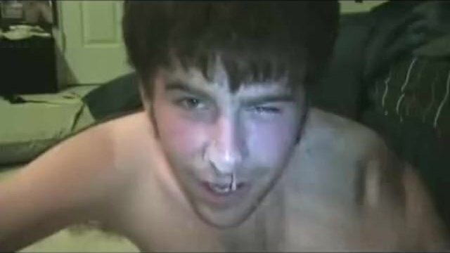 Thedudewhosadude gives himself facial