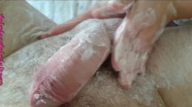 Nylonjunge wird Rasiert Nachbarschaftshilfe