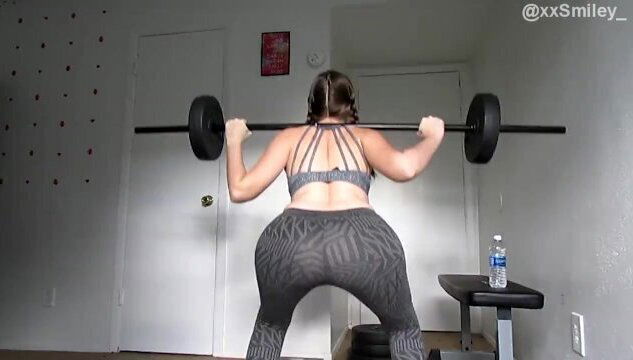 White Girl Booty Compilation: Oil, Squats, Face Sit, Yoga Pants. XXSMILEY